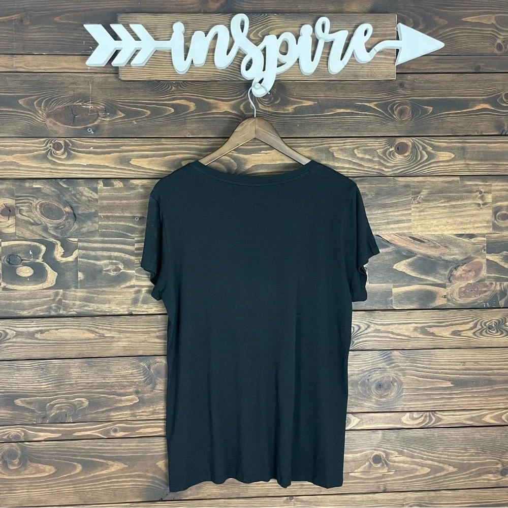 Calvin Klein Jeans | Shiny Graphic Logo‎ Short Sleeve V-Neckline Vneck Tee - Picture 4 of 7